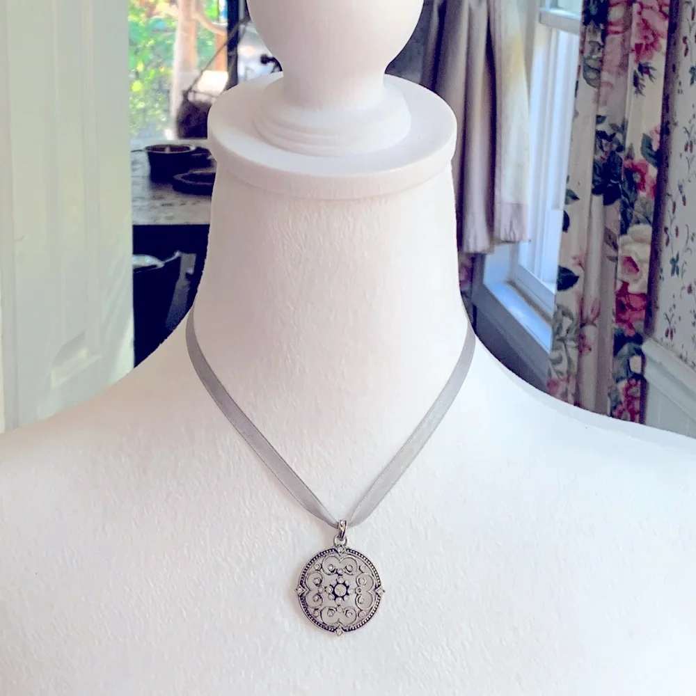 🎨 Art Deco Style Genuine Crystal Pendant w/ Gray Ribbon Necklace by Cookie Lee - Picture 11 of 12